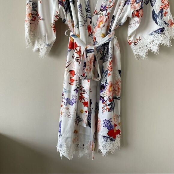 LE Rose-Floral Bridal Lace Trim Robe (M/L) - Picture 8 of 11